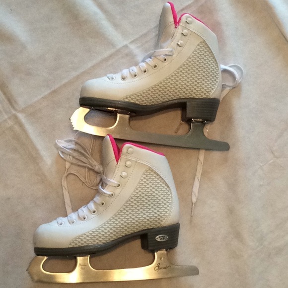 Riedell Other - Riedell 113 Sparkle Women'sFigureSkates White/Pink